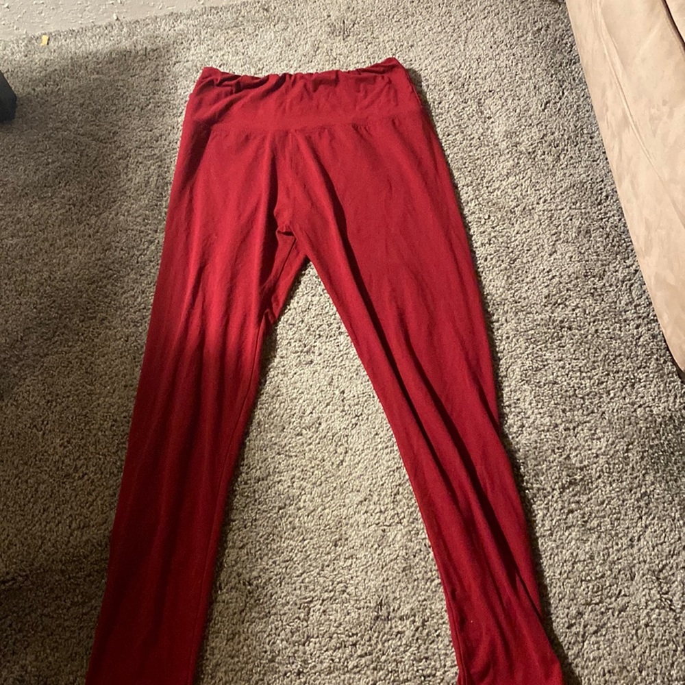 Maroon soft leggings